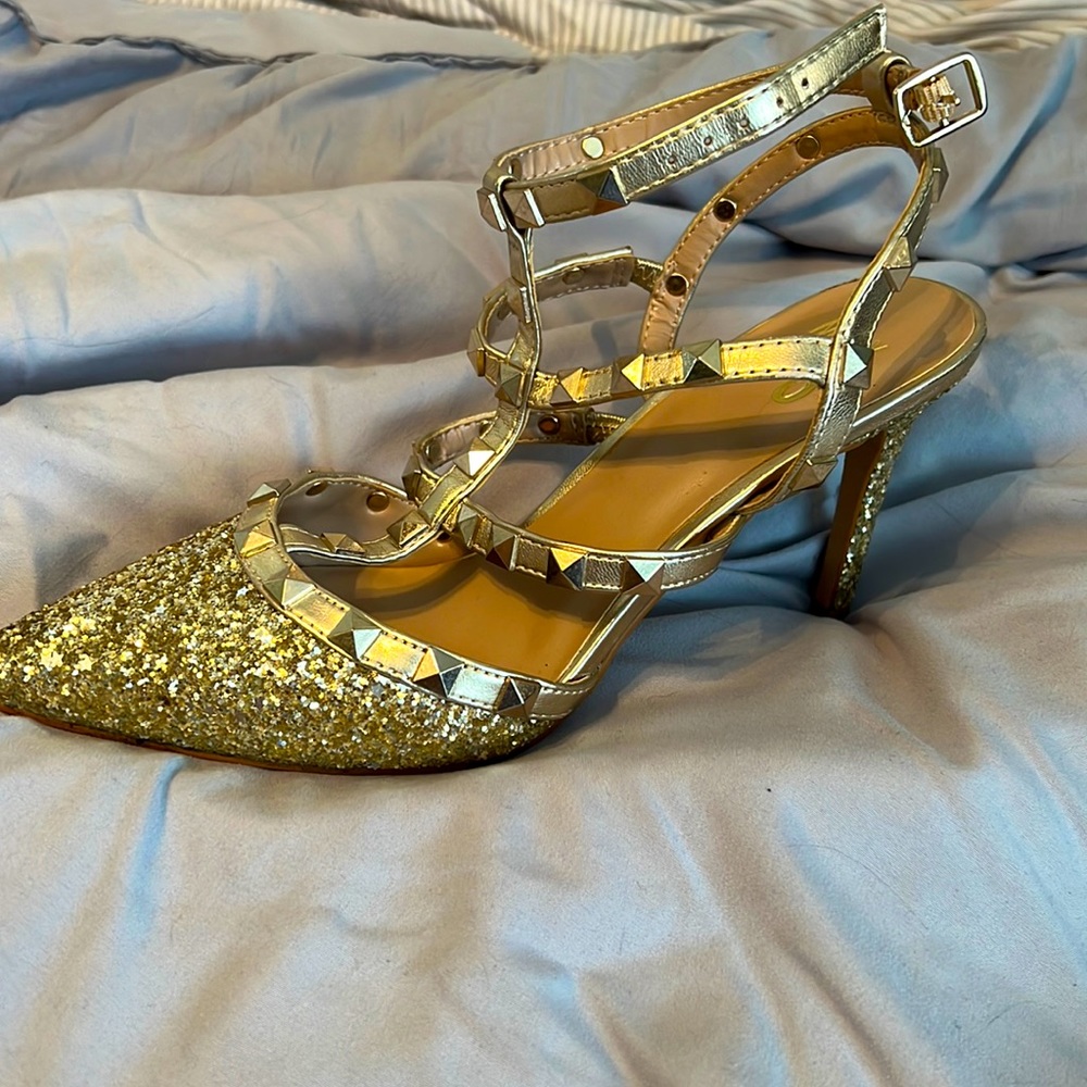 Gold sparkle heels